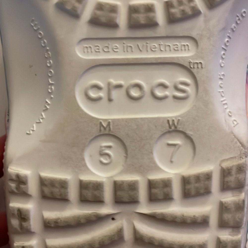 Crocs Multi colored size 7 women, size 5 men - Picture 4 of 4
